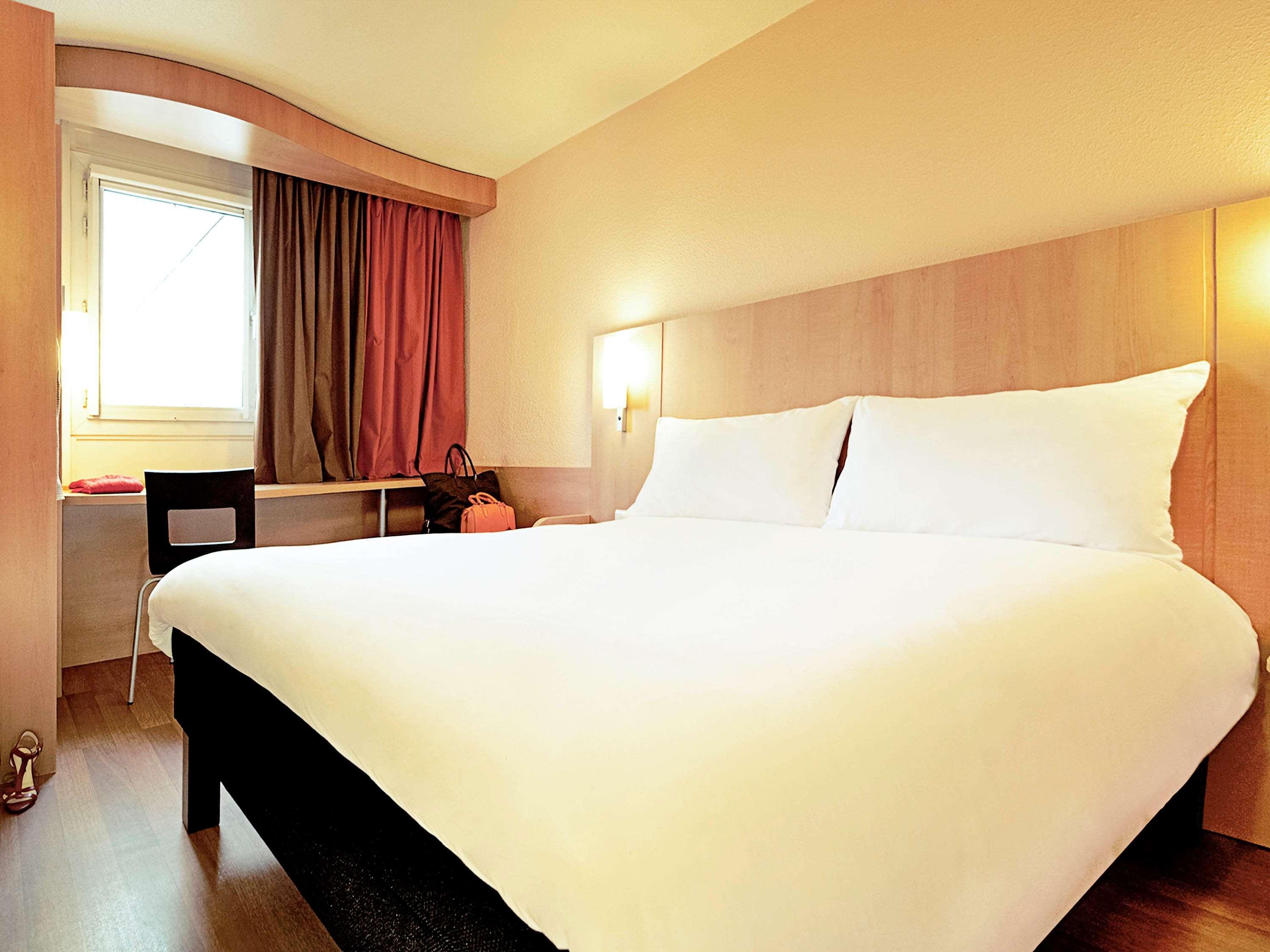 Отель Ibis Lille Centre Gares Экстерьер фото
