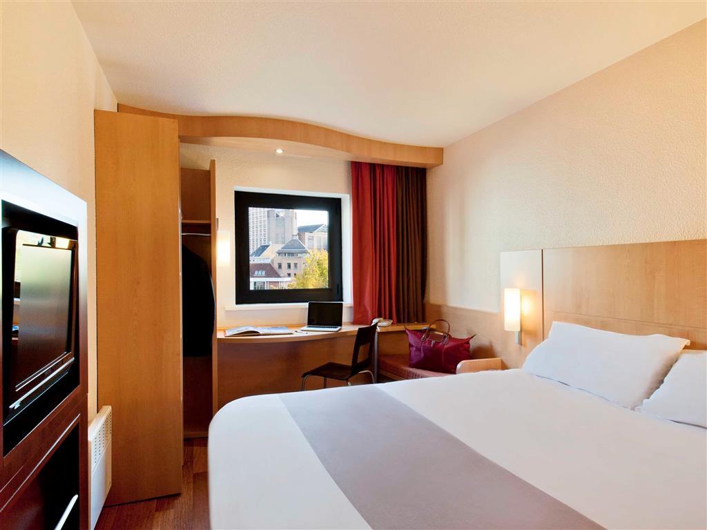 Отель Ibis Lille Centre Gares Экстерьер фото