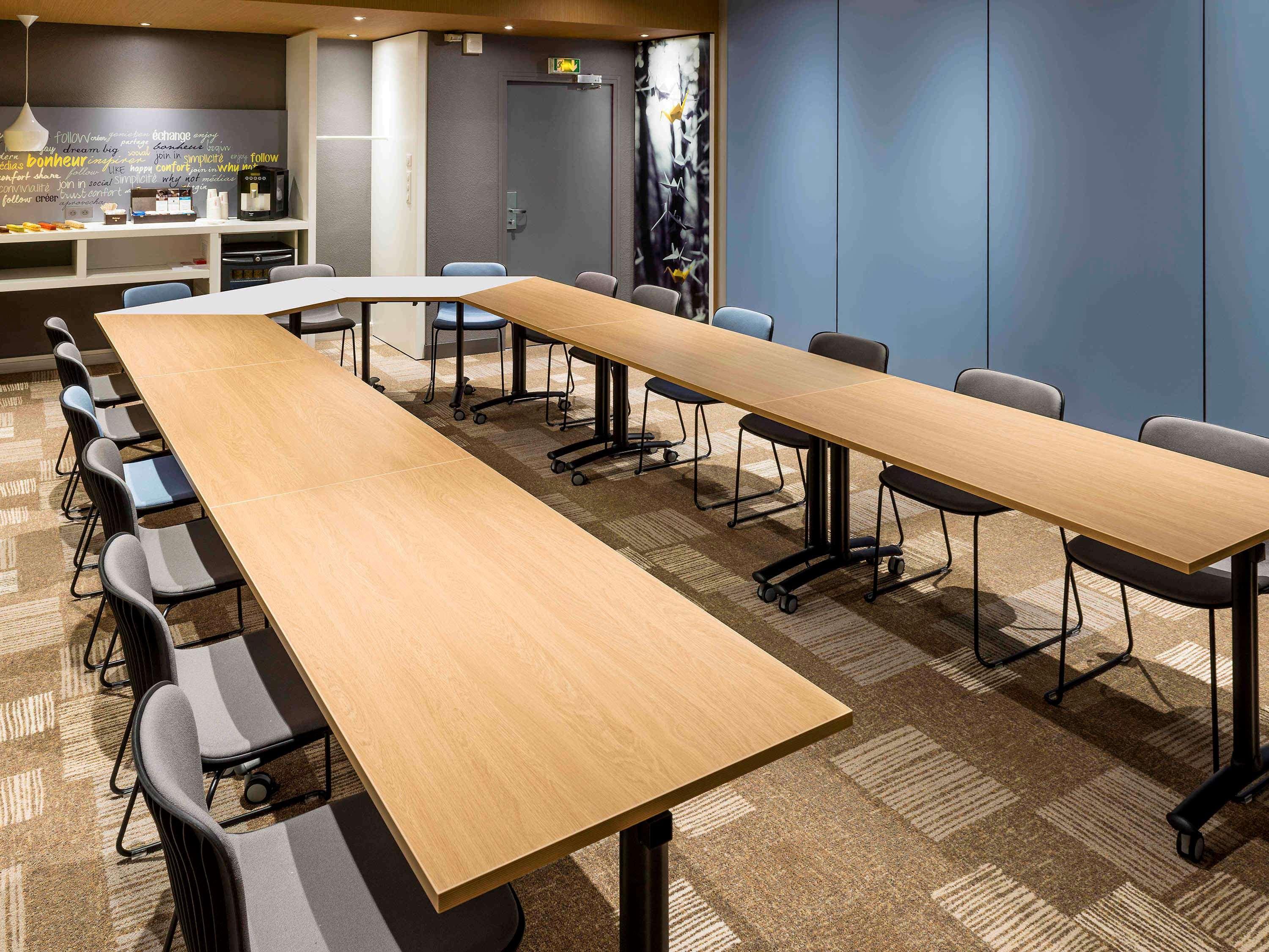 Отель Ibis Lille Centre Gares Экстерьер фото