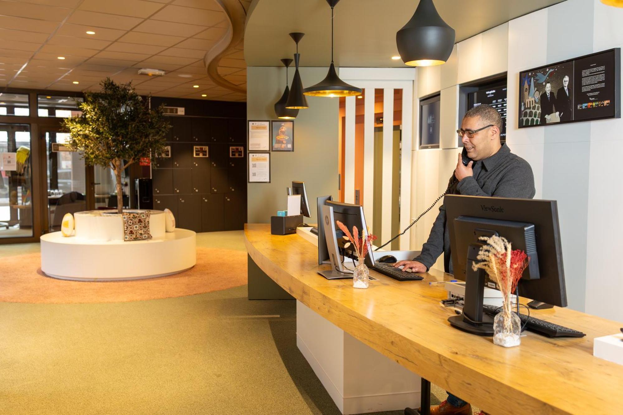 Отель Ibis Lille Centre Gares Экстерьер фото