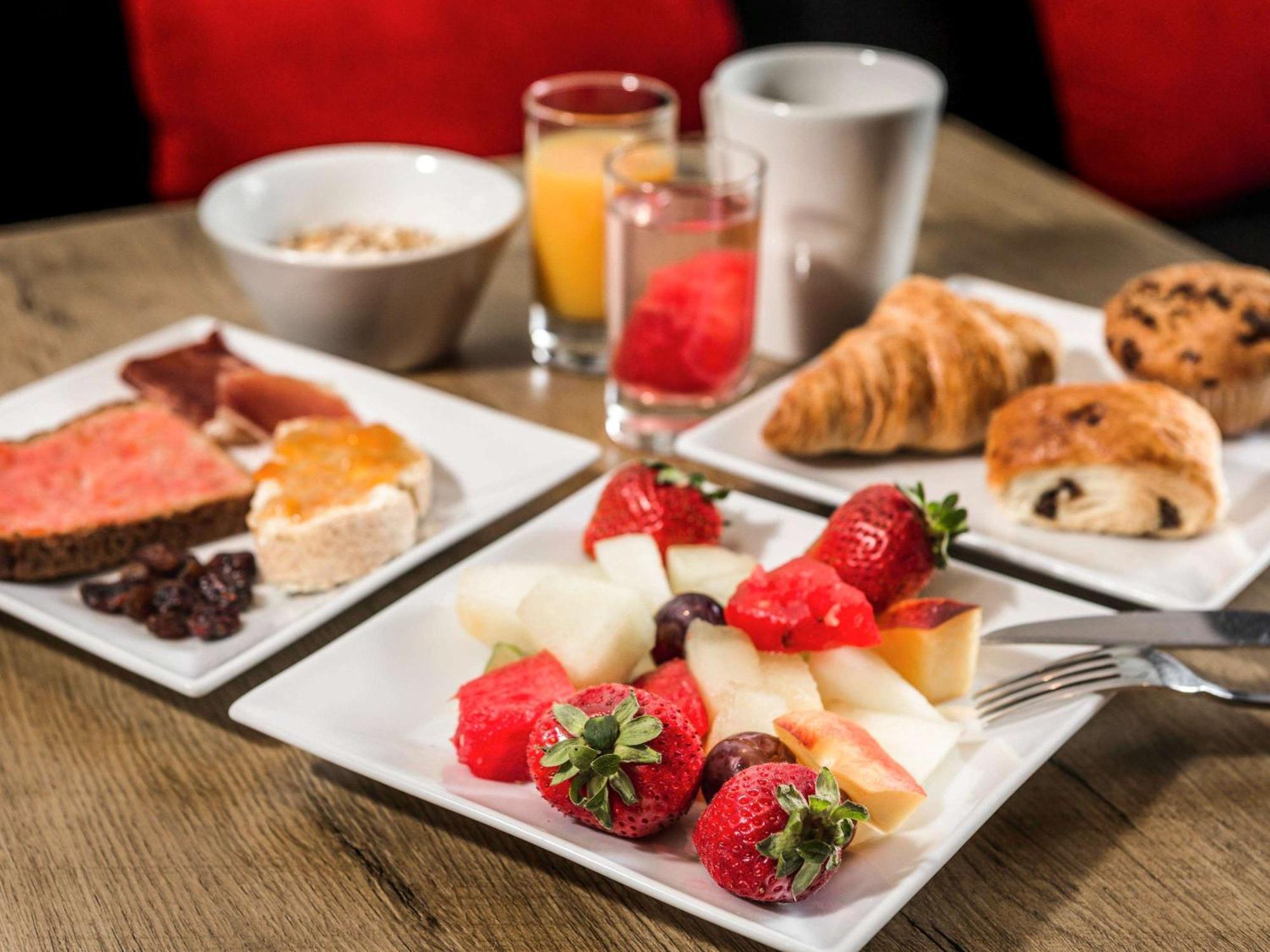 Отель Ibis Lille Centre Gares Экстерьер фото