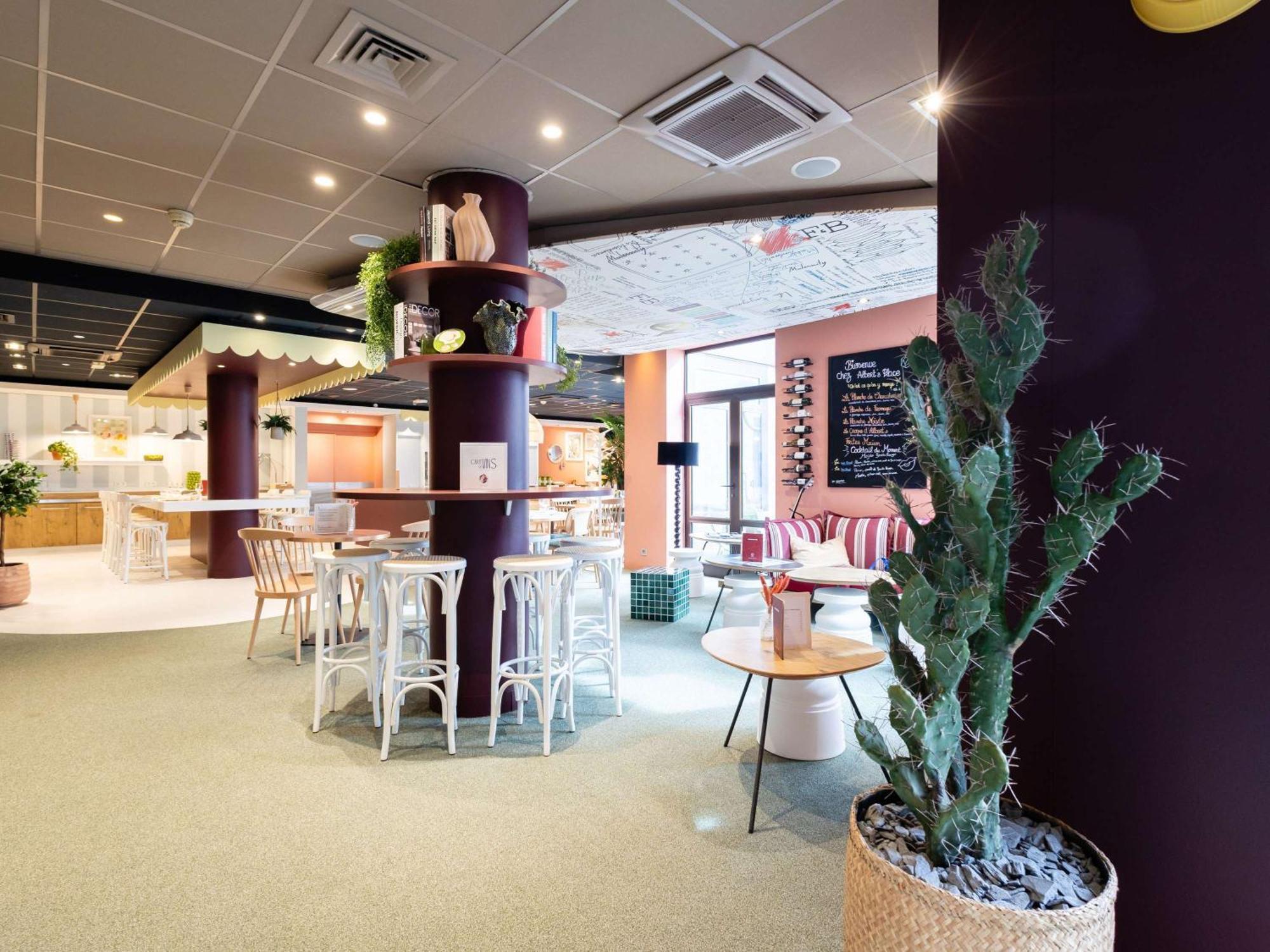 Отель Ibis Lille Centre Gares Экстерьер фото
