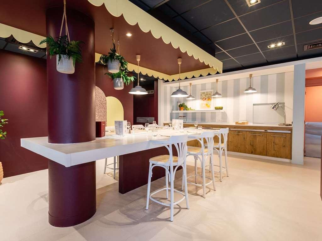 Отель Ibis Lille Centre Gares Экстерьер фото